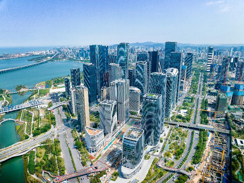 拓宽产业空间 优化营商环境 前海巢暖金凤来栖